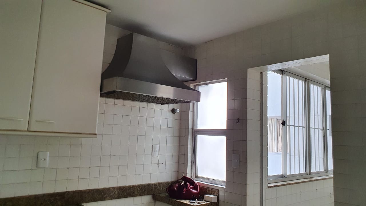 VENDO ÓTIMA CASA NO BAIRRO SANTA RITA