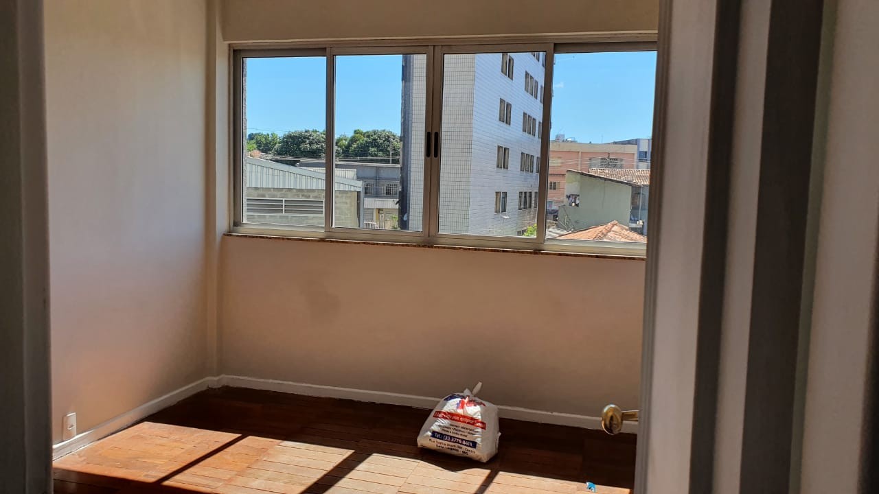 VENDO EXCELENTE CASA NO BAIRRO SANTA RITA DE CÁSSIA
